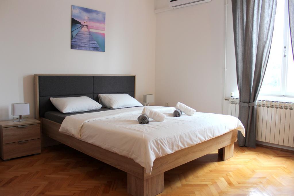 Apartment & Room'S Anni Zadar Extérieur photo