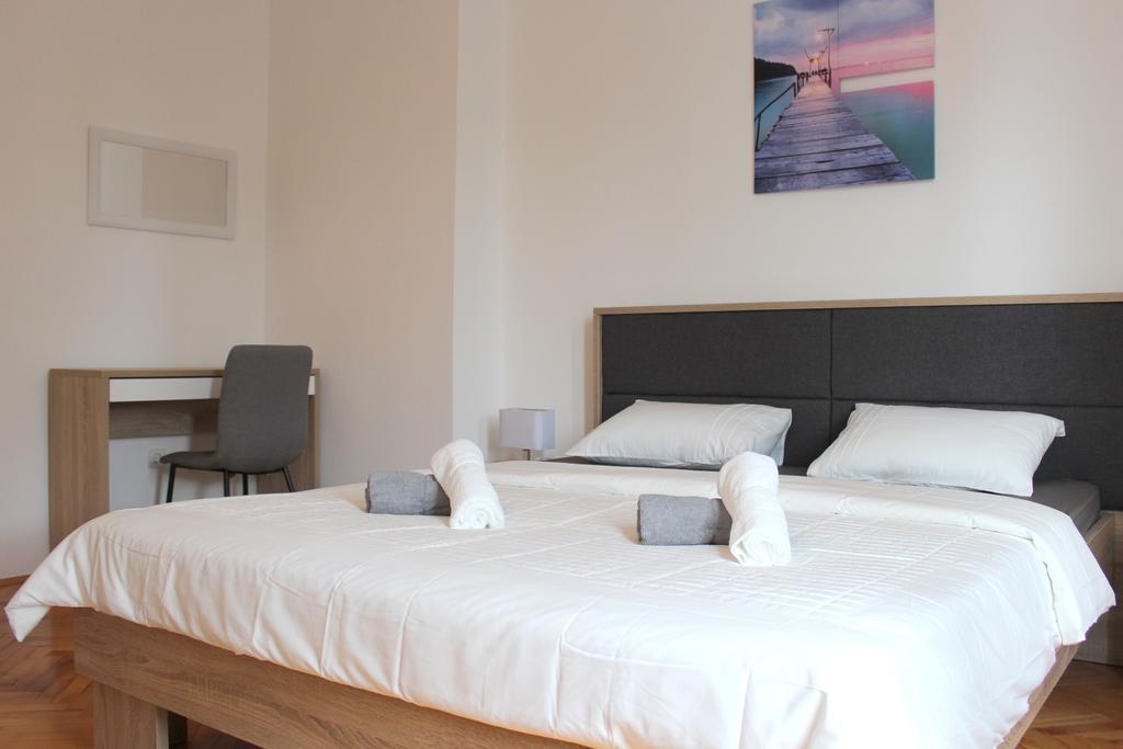 Apartment & Room'S Anni Zadar Extérieur photo