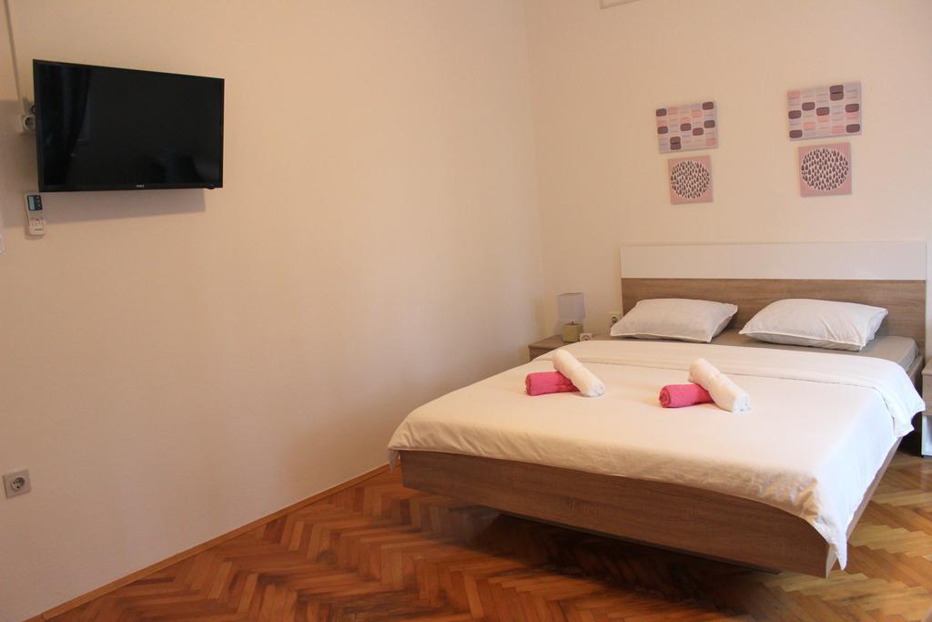 Apartment & Room'S Anni Zadar Extérieur photo