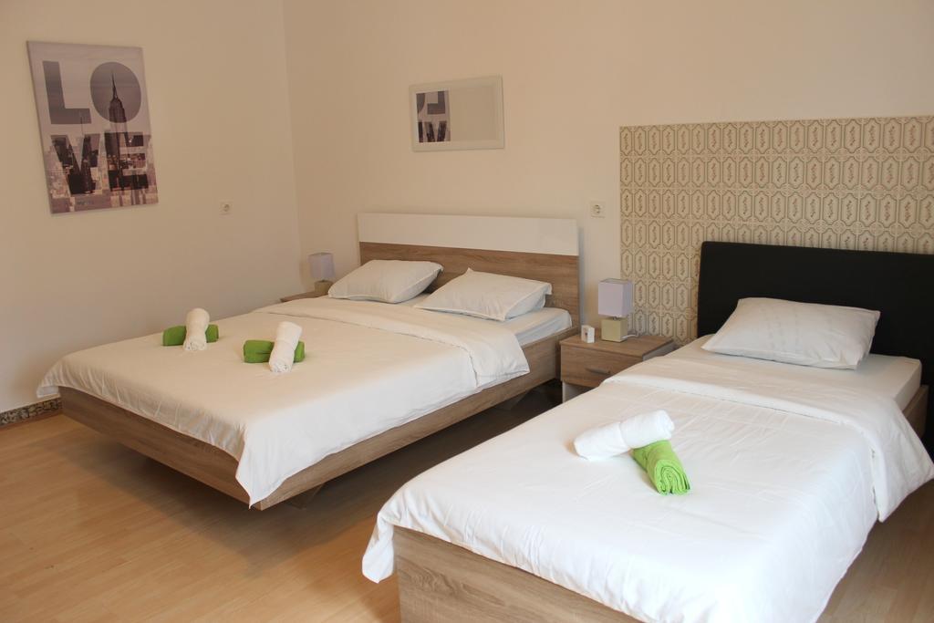 Apartment & Room'S Anni Zadar Extérieur photo